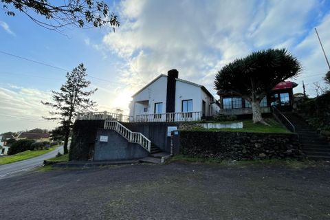 Erhvervsejendom i Horta, Faial, Horta - € 398.000 | Ref: 374240057 - foto 1